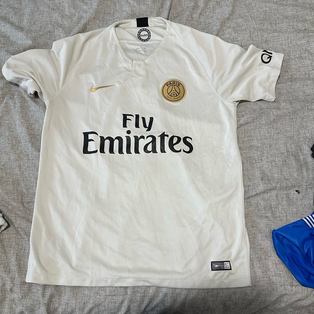 Real Madrid Home White Jersey Men La Liga Size Large